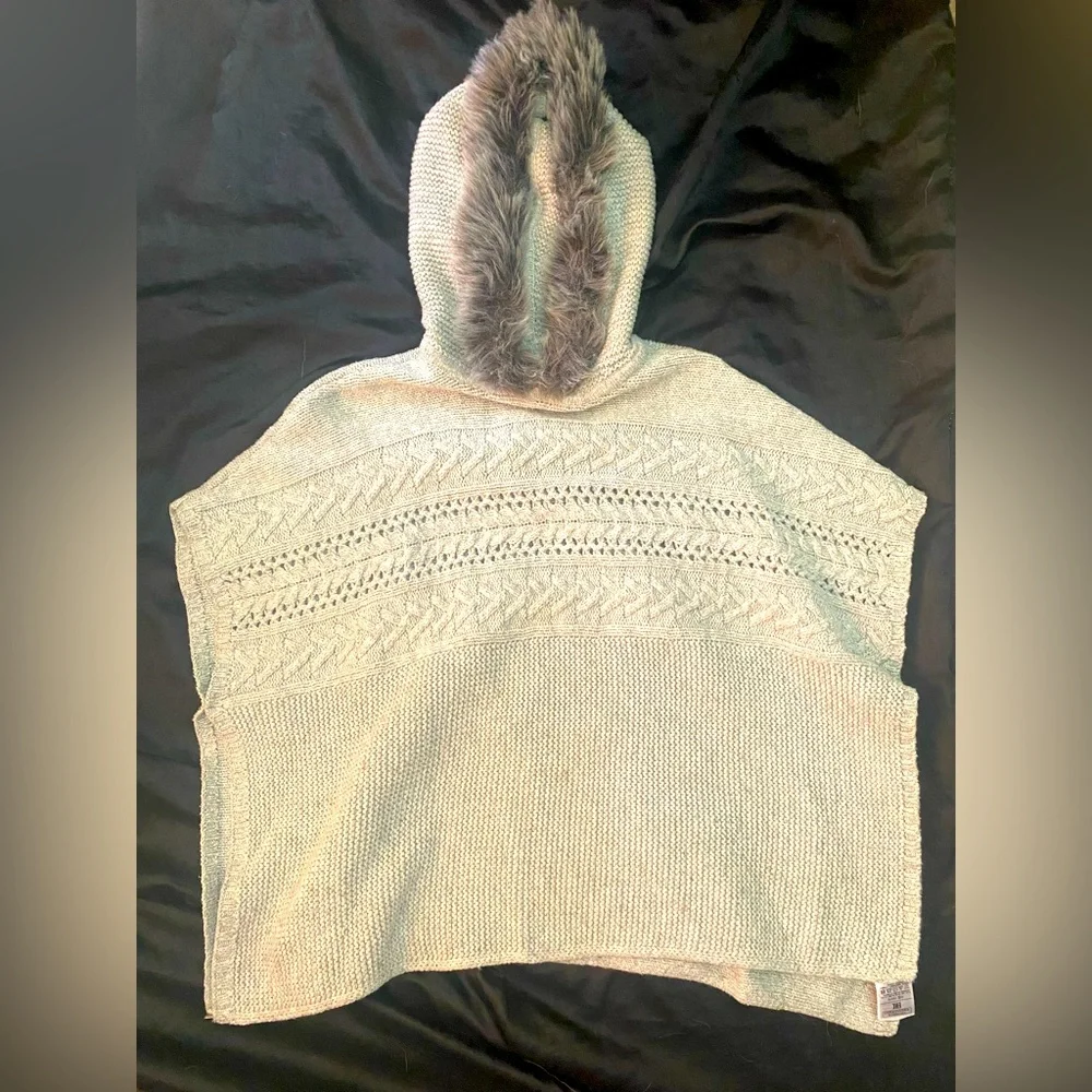 Gap Kids Sweater Poncho in gray with Faux‎ Fur lined hood sz XL